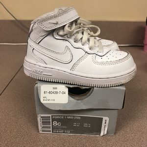 White nike air forces